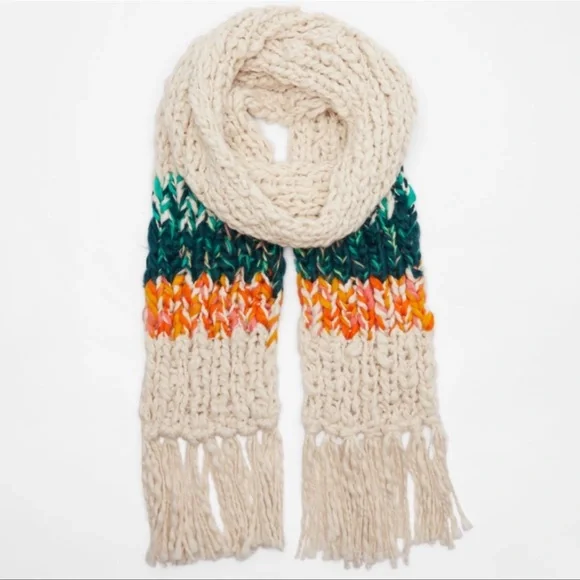 ZARA KNIT SCARF WITH FRINGES - Picture 2 of 7